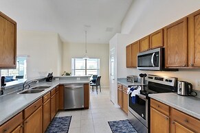 4BR Pool Home in Orange Tree by SHV