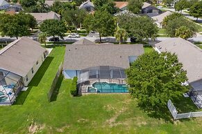 4BR Pool Home in Orange Tree by SHV