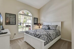 4BR Pool Home in Orange Tree by SHV