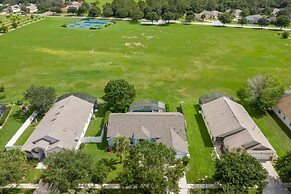 4BR Pool Home in Orange Tree by SHV