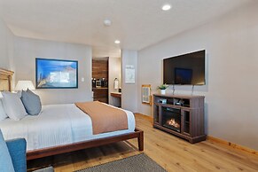 Duck Creek Village Inn