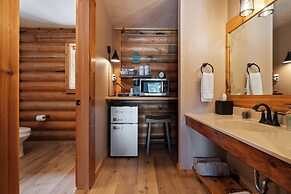 Duck Creek Village Inn