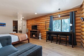 Duck Creek Village Inn