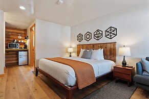 Duck Creek Village Inn