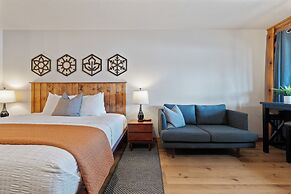 Duck Creek Village Inn