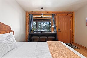 Duck Creek Village Inn