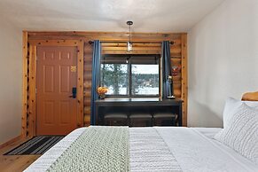 Duck Creek Village Inn