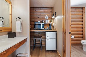 Duck Creek Village Inn