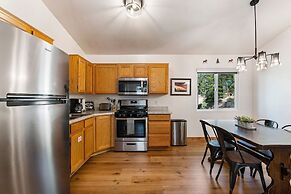 Duck Creek Village Inn