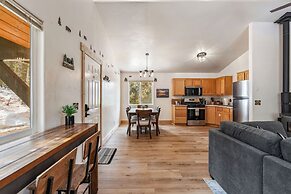 Duck Creek Village Inn