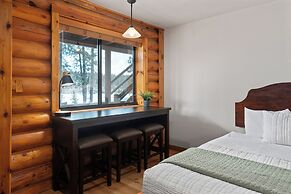 Duck Creek Village Inn