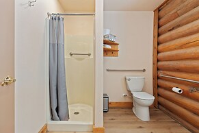 Duck Creek Village Inn