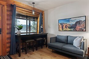 Duck Creek Village Inn