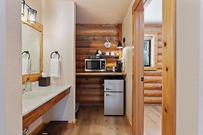 Duck Creek Village Inn