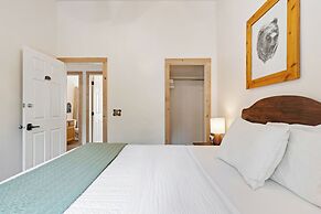 Duck Creek Village Inn