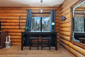 Duck Creek Village Inn