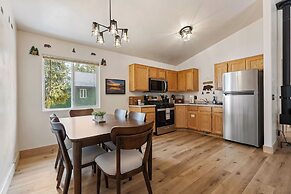 Duck Creek Village Inn