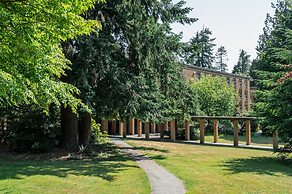 Pacific Spirit Hostel