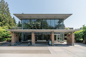 Pacific Spirit Hostel