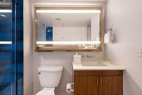 Le Méridien Essex Chicago