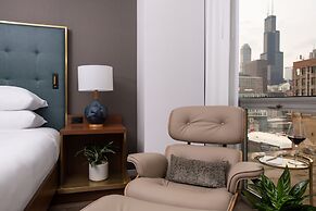 Le Méridien Essex Chicago