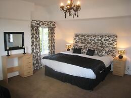 Arden Hill Farm House - Sleeps up to 16 - Snooker Table - HOT TUB