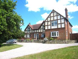 Arden Hill Farm House - Sleeps up to 16 - Snooker Table - HOT TUB