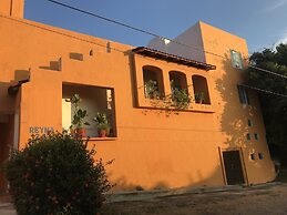 Casa Mexicana La Reyna