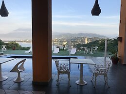 Casa Mexicana La Reyna