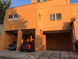 Casa Mexicana La Reyna