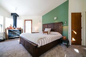 The Atrium Haven Winter Park Cabin Hot Tub