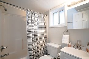 Sophisticated City Escape near DU