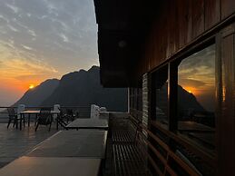 ES Deurali Resort.