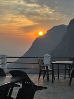 ES Deurali Resort.