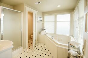 Birchfield Manor Inn and Restaurant