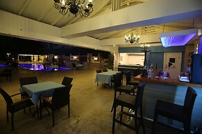 Melissa Moment Apart