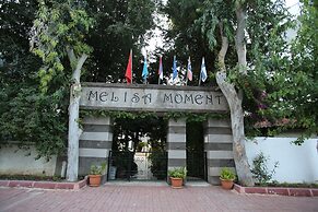 Melissa Moment Apart