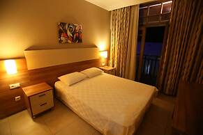 Melissa Moment Apart