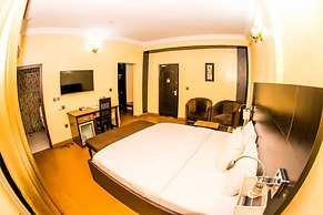 Nandas Hotel