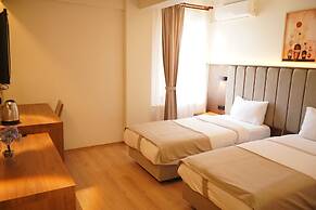 Lion City Hotel