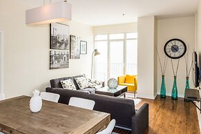Airy Downtown Apartments by Nuage