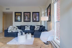 Airy Downtown Apartments by Nuage