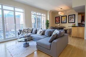 Airy Downtown Apartments by Nuage