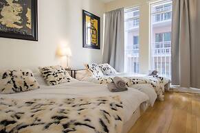 Airy Downtown Apartments by Nuage