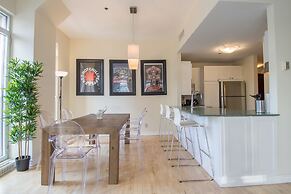 Airy Downtown Apartments by Nuage