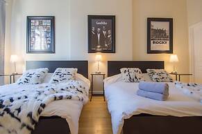 Airy Downtown Apartments by Nuage