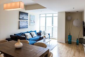 Airy Downtown Apartments by Nuage