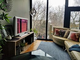 Luxury Central Toronto 2 bedroom suite