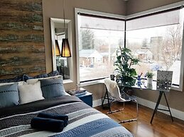 Luxury Central Toronto 2 bedroom suite