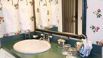 Whalewalk Inn and Spa